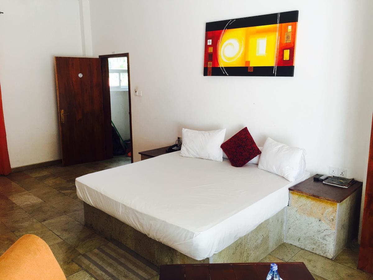 Sleek Hotel Kegalle Exterior photo